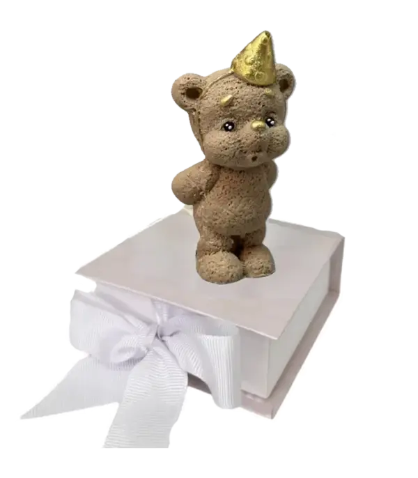 Шоколадная фигурка «Медвежонок, задувающий свечку. Коричневый»